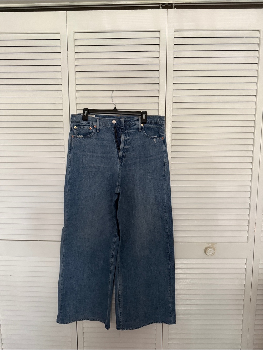 GAP Wide-Leg Women's Jeans in Medium Blue Wash